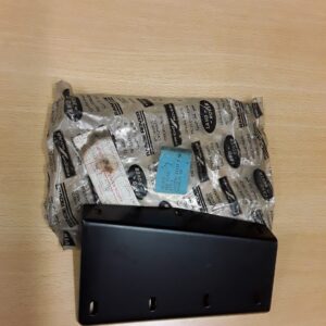 392678 Mounting Bracket RH Mudflap