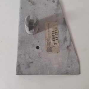 335831 Corner Bracket and Pin LH
