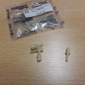 79106 Rivet Dash Panel Divider