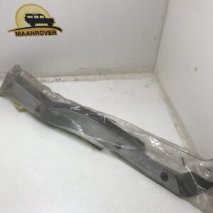333262 Rear Side LH Door Vertical Seal Lower 109 Station Wagon