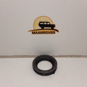 Steel ring to divert / feed oil to mainshaft