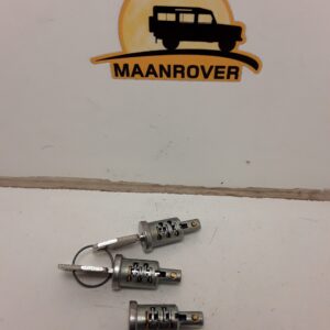 MTC6504 LOCK SET 3 BARRELS & KEYS
